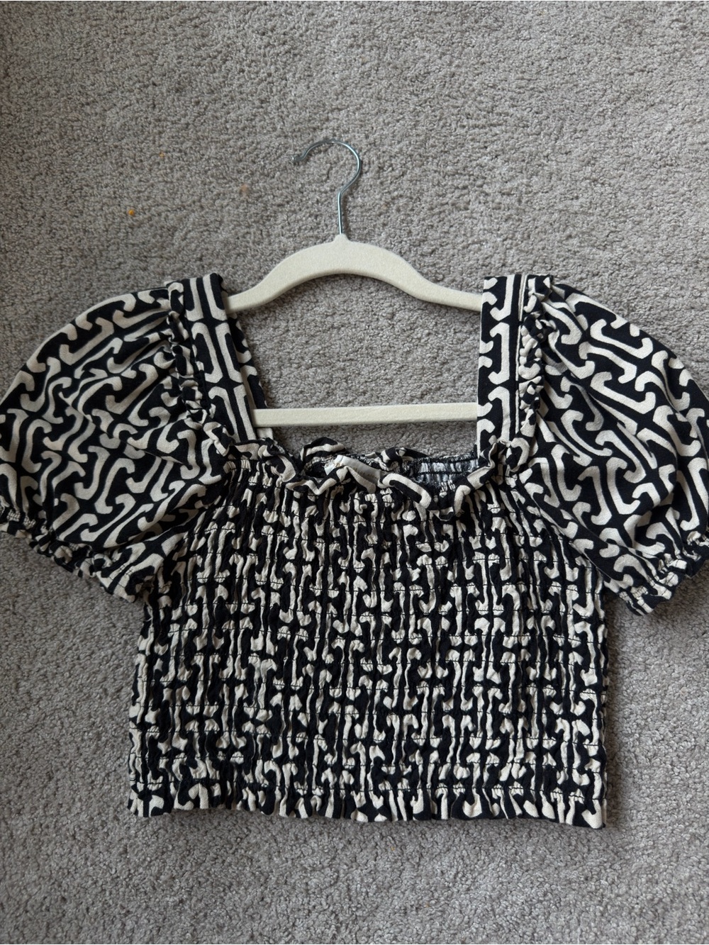 Black & Cream Smocked Puff Sleeve Top